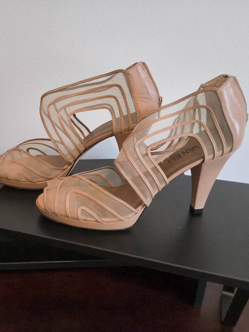 Vaneli size 9W Nude Heels with box